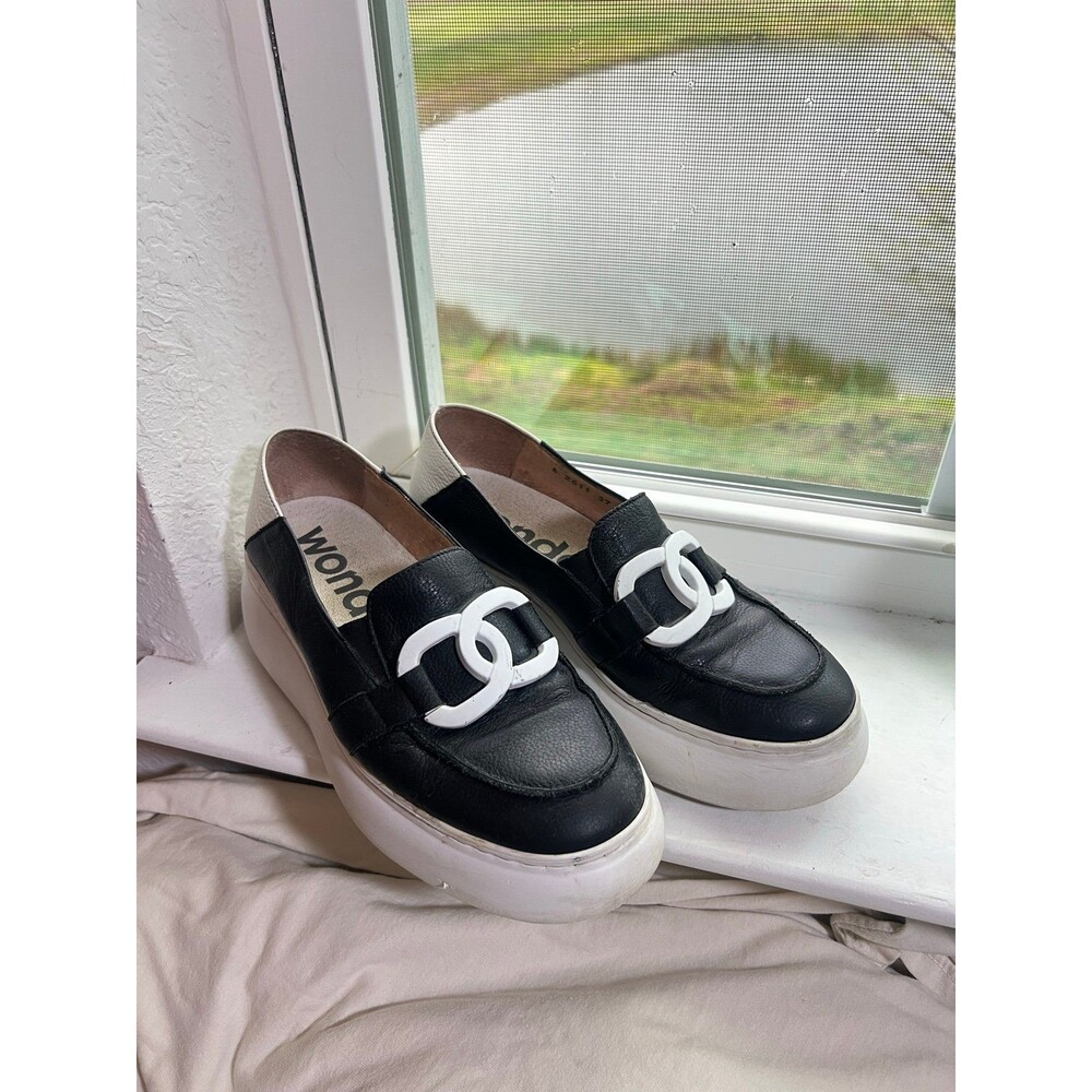 Wonders Black and White Platform Loafers Women’s Size 37